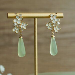 White hydrangea earrings bridal earrings wedding earrings
